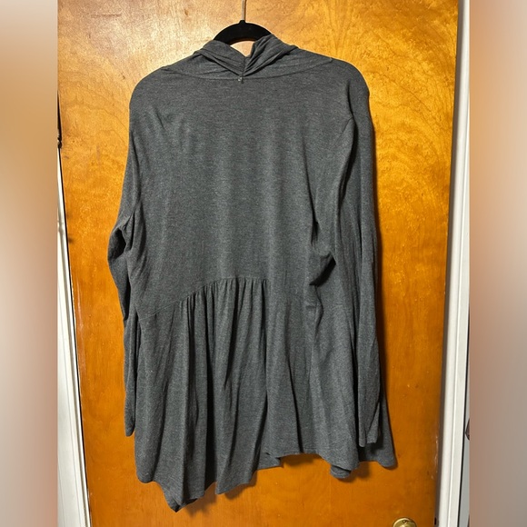 Soma Lightweight Gray Cardigan - Picture 4 of 4